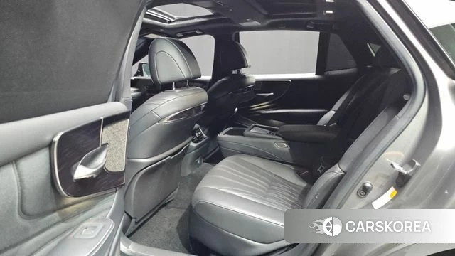 Lexus LS500 5th generation 2021 Серебристо-серый из Кореи, фото 3