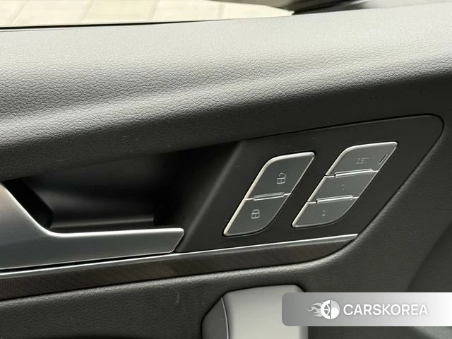 Audi Q5L 2024 Черный из Китая, фото 3