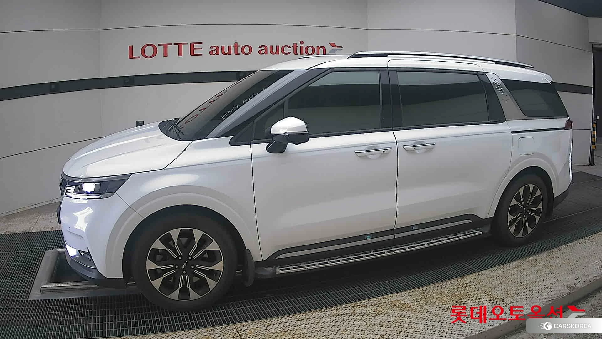 Kia Carnival 2023 Белый из Кореи, фото 3