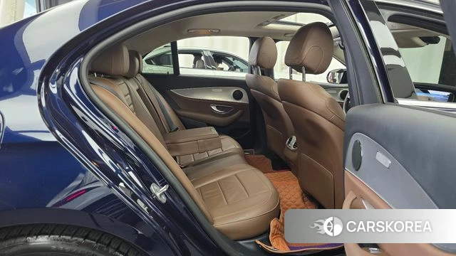 Mercedes-Benz E-Class W213 2018 Синий из Кореи, фото 3