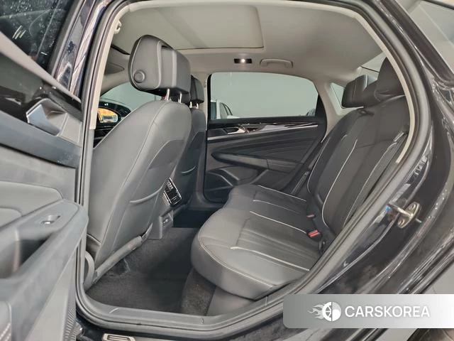 Volkswagen Passat 2024 Черный из Китая, фото 3