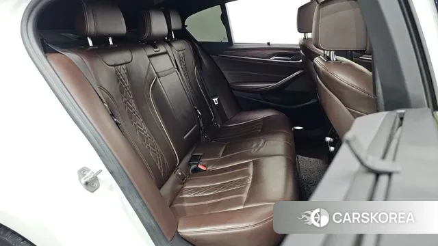 BMW 5 Series (G30) 2018 Белый из Кореи, фото 3