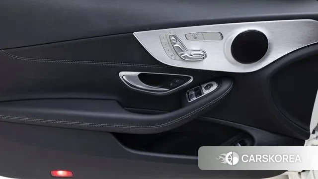 Mercedes-Benz C-Class W205 2021 Белый из Кореи, фото 3