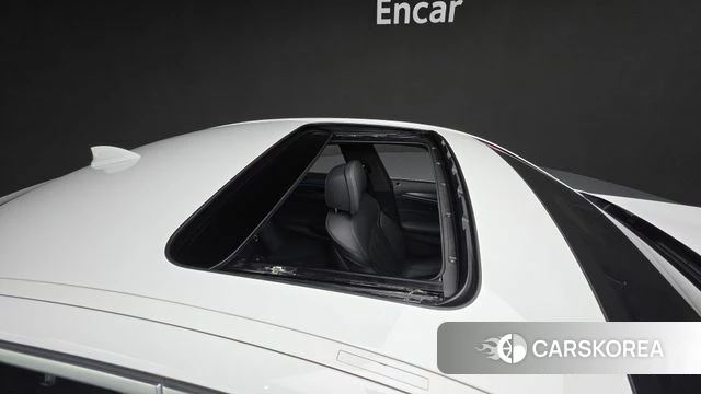 BMW 5 Series (G30) 2023 Белый из Кореи, фото 3