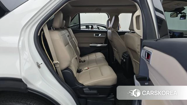 Ford Explorer 6th Generation 2022 Белый из Кореи, фото 3