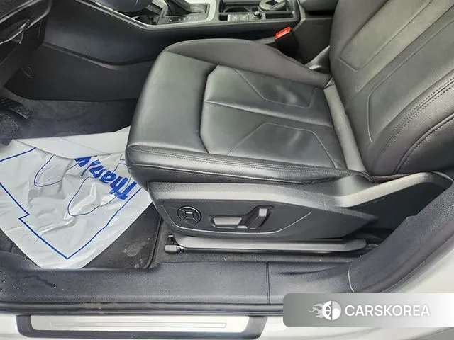 Audi Q3 (F3) 2020 Белый из Кореи, фото 3