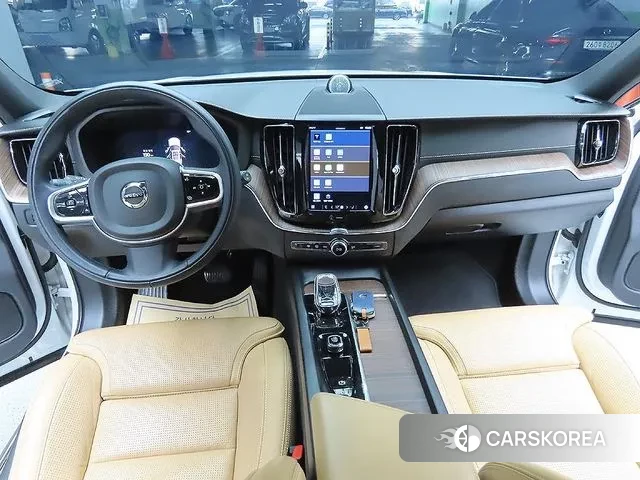 Volvo XC60 second Generation 2022 Белый из Кореи, фото 3