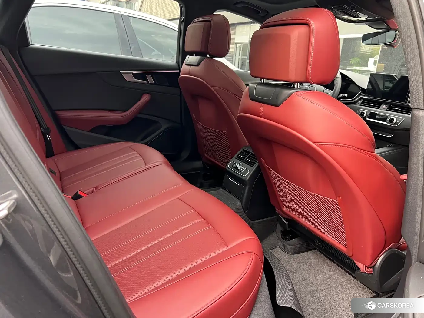 Audi A4L 2025 Silver/gray из Китая, фото 3