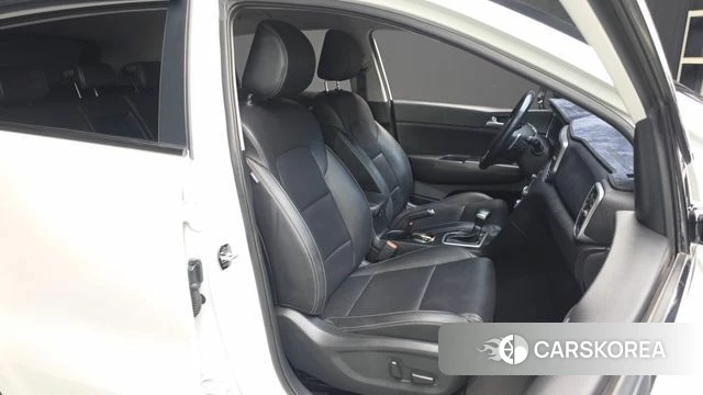 Kia Sportage The Bold 2018 Белый из Кореи, фото 3