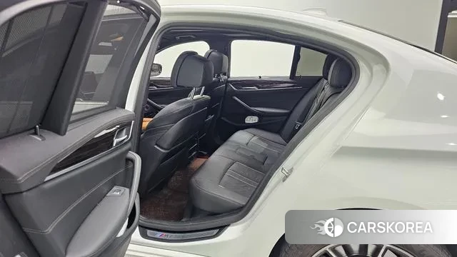 BMW 5 Series (G30) 2022 Белый из Кореи, фото 3