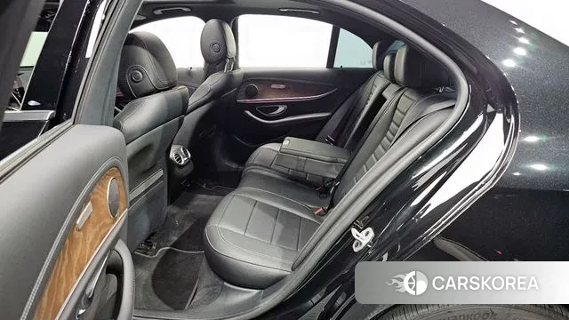 Mercedes-Benz E-Class W213 2021 Черный из Кореи, фото 3