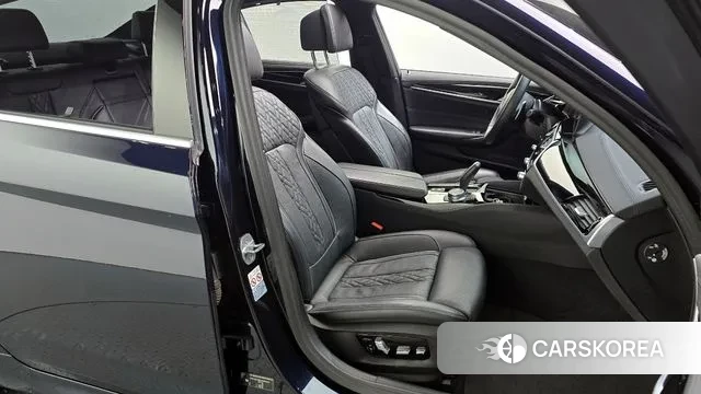 BMW 5 Series (G30) 2019 Черный из Кореи, фото 3