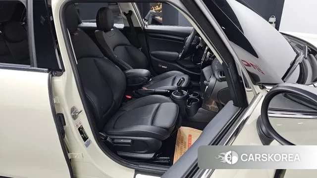 Mini Cooper 2020 Жемчужный цвет из Кореи, фото 3