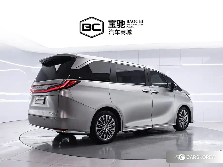 Lexus LM 2024 Silver/gray из Китая, фото 3