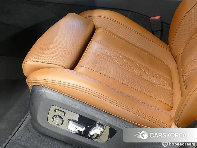 BMW X7 (G07) 2023 Белый из Кореи, фото 3