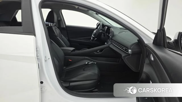 Hyundai Avante Hybrid (CN7) 2023 Белый из Кореи, фото 3