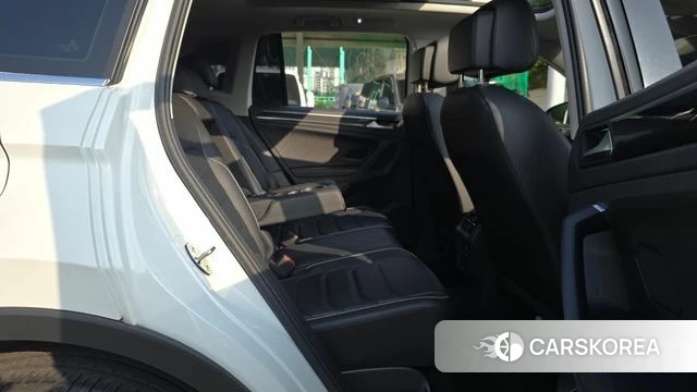 Volkswagen Tiguan second Generation 2022 Белый из Кореи, фото 3