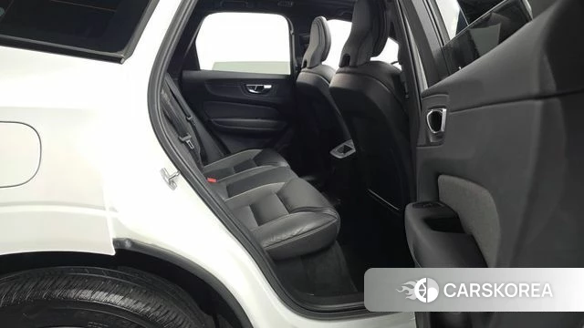 Volvo XC60 second Generation 2021 Белый из Кореи, фото 3