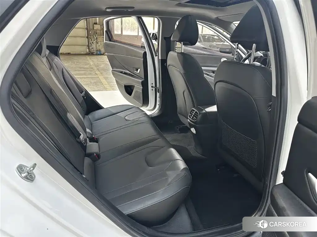 Hyundai Elantra 2022 Белый из Китая, фото 3