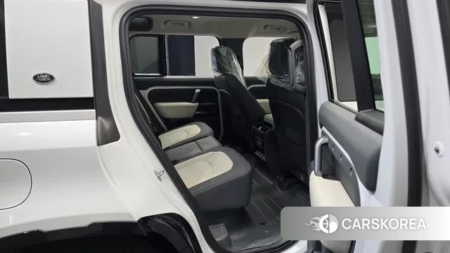 Land Rover Defender (L663) 2024 Белый из Кореи, фото 3