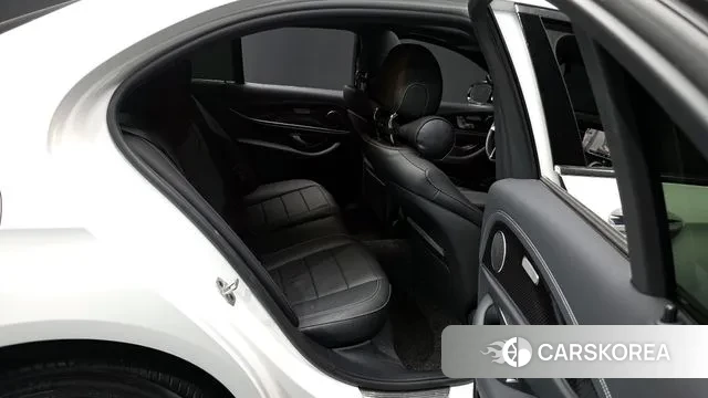 Mercedes-Benz E-Class W213 2021 Белый из Кореи, фото 3