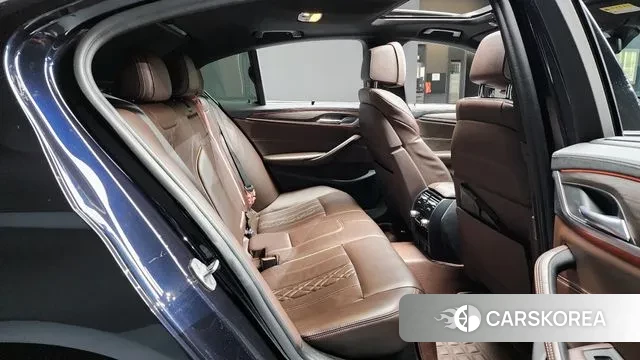 BMW 5 Series (G30) 2018 Черный из Кореи, фото 3