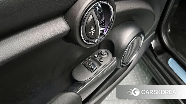 Mini Cooper 2021 Черный из Кореи, фото 3