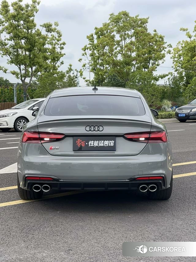 Audi S5 2023 Серебристо-серый из Китая, фото 3