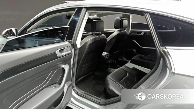 Volkswagen Arteon 2023 Серебряный из Кореи, фото 3