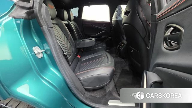 Aston Martin DBX 2023 Зеленый из Кореи, фото 3