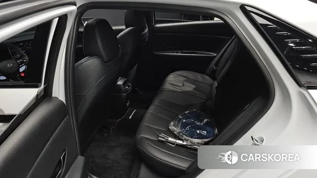 Hyundai The New Avante (CN7) 2024 Белый из Кореи, фото 3