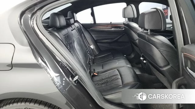 BMW 5 Series (G30) 2018 Серый из Кореи, фото 3