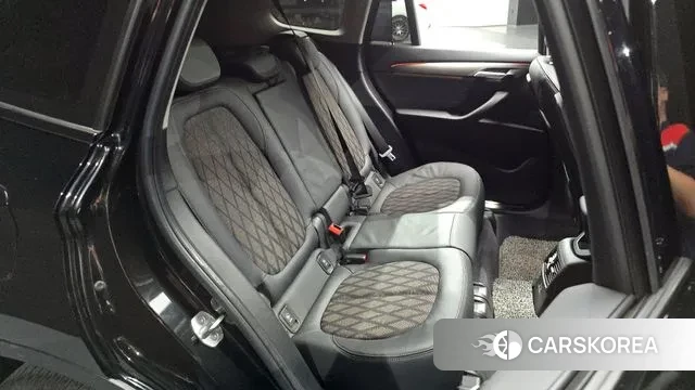 BMW X1 (F48) 2021 Черный из Кореи, фото 3