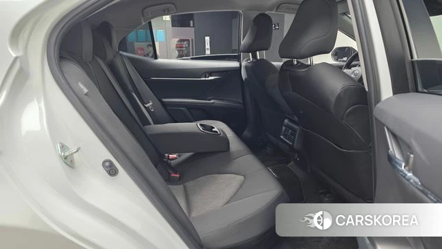 Toyota Camry (XV70) 2024 Белый из Кореи, фото 3