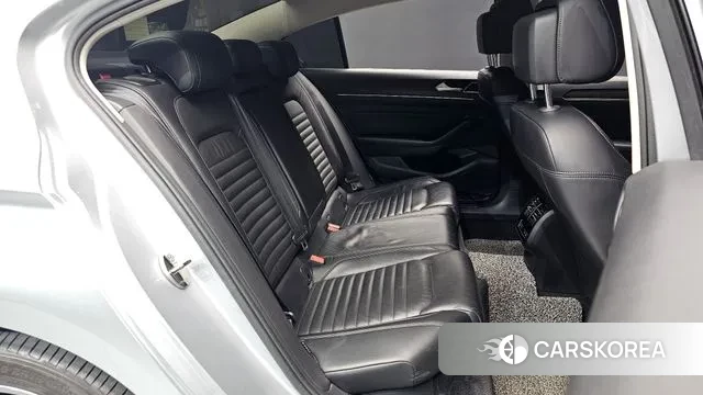 Volkswagen Passat GT (B8) 2018 Серый из Кореи, фото 3