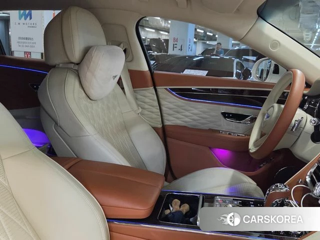 Bentley Flying Spur 3rd Generation 2022 Белый из Кореи, фото 3