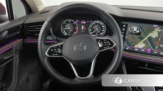 Volkswagen Touareg 3rd generation 2023 Коричневый из Кореи, фото 3