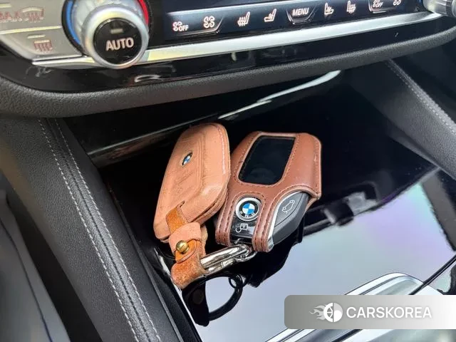 BMW 5 Series (G30) 2021 Черный из Кореи, фото 3