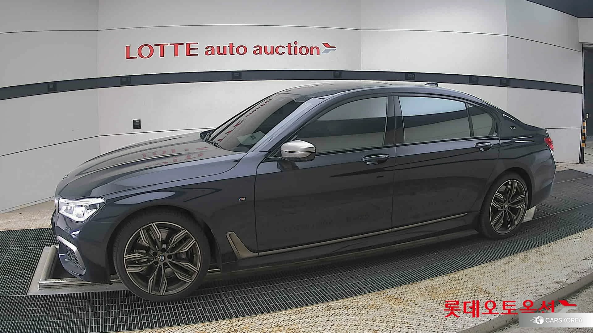 BMW  M760Li xDrive 2018 Черный из Кореи, фото 3