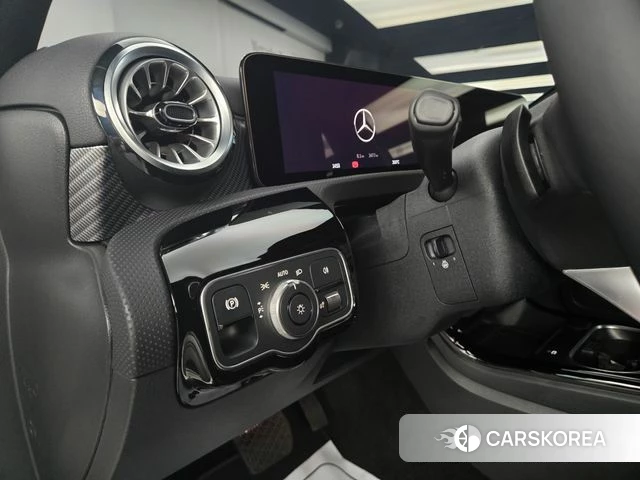 Mercedes-Benz A-Class W177 2026 Белый из Кореи, фото 3