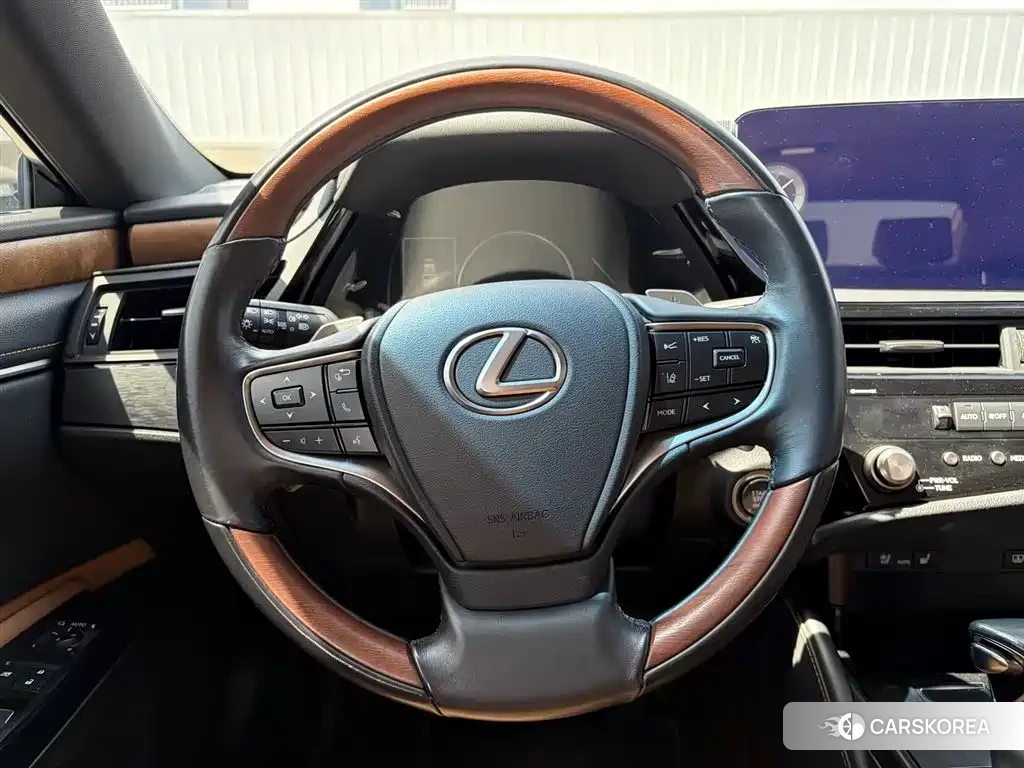 Lexus ES 2023 Белый из Китая, фото 3