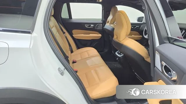 Volvo V60 Cross-Country 2nd Generation 2021 Белый из Кореи, фото 3