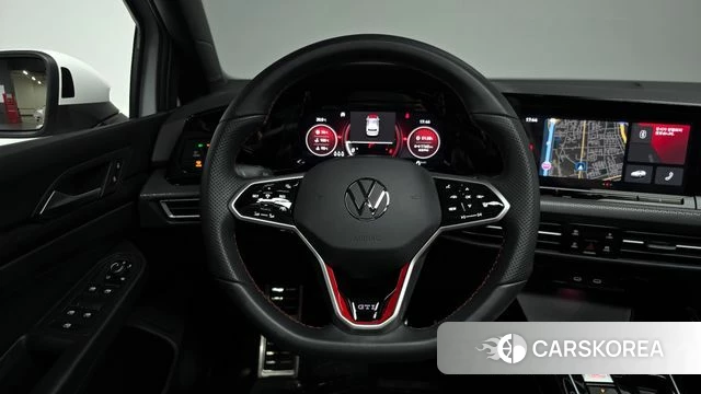 Volkswagen Golf 8th Generation 2024 Белый из Кореи, фото 3