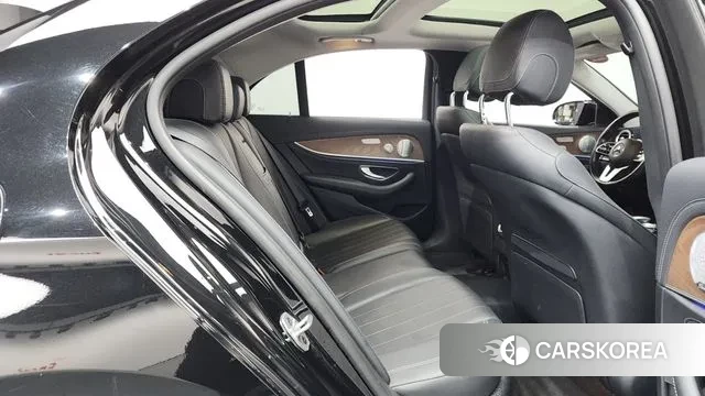 Mercedes-Benz E-Class W213 2019 Черный из Кореи, фото 3