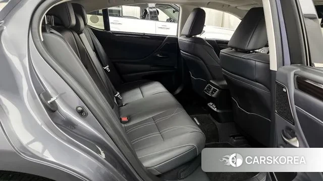 Lexus ES300h 7th generation 2020 Серый из Кореи, фото 3