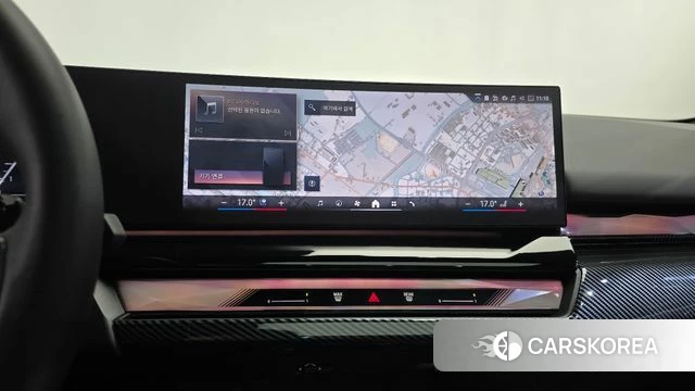 BMW 5 Series (G60) 2024 Светло-серебряный цвет из Кореи, фото 3