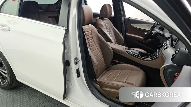 Mercedes-Benz E-Class W213 2020 Белый из Кореи, фото 3