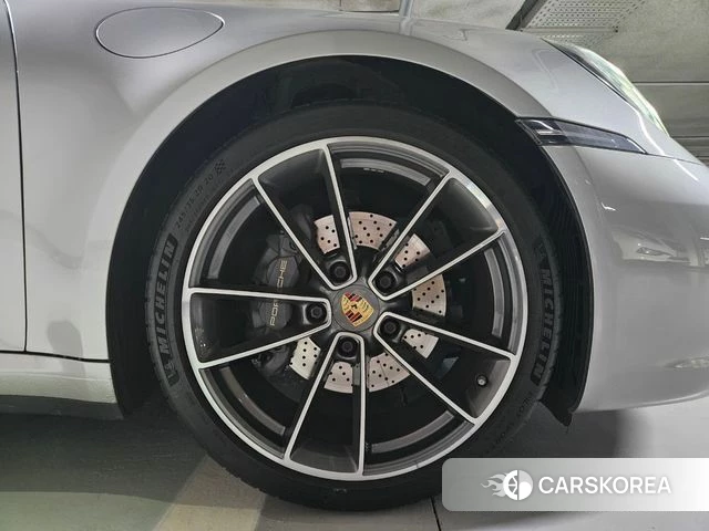 Porsche 911(992) 2021 Серебристо-серый из Кореи, фото 3