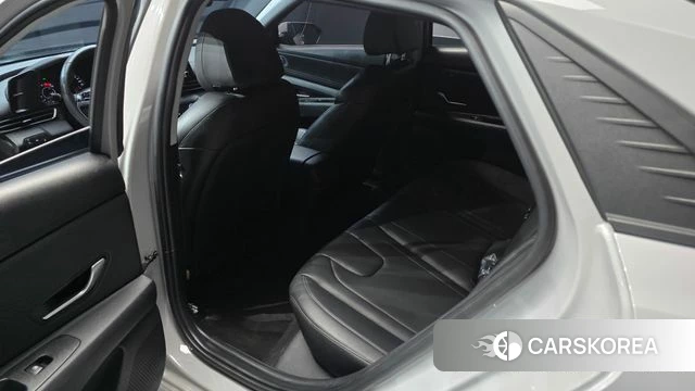 Hyundai Avante (CN7) 2021 Серебристо-серый из Кореи, фото 3