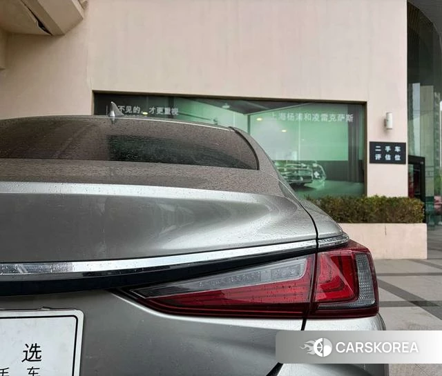Lexus ES 2021 Серебристо-серый из Китая, фото 3